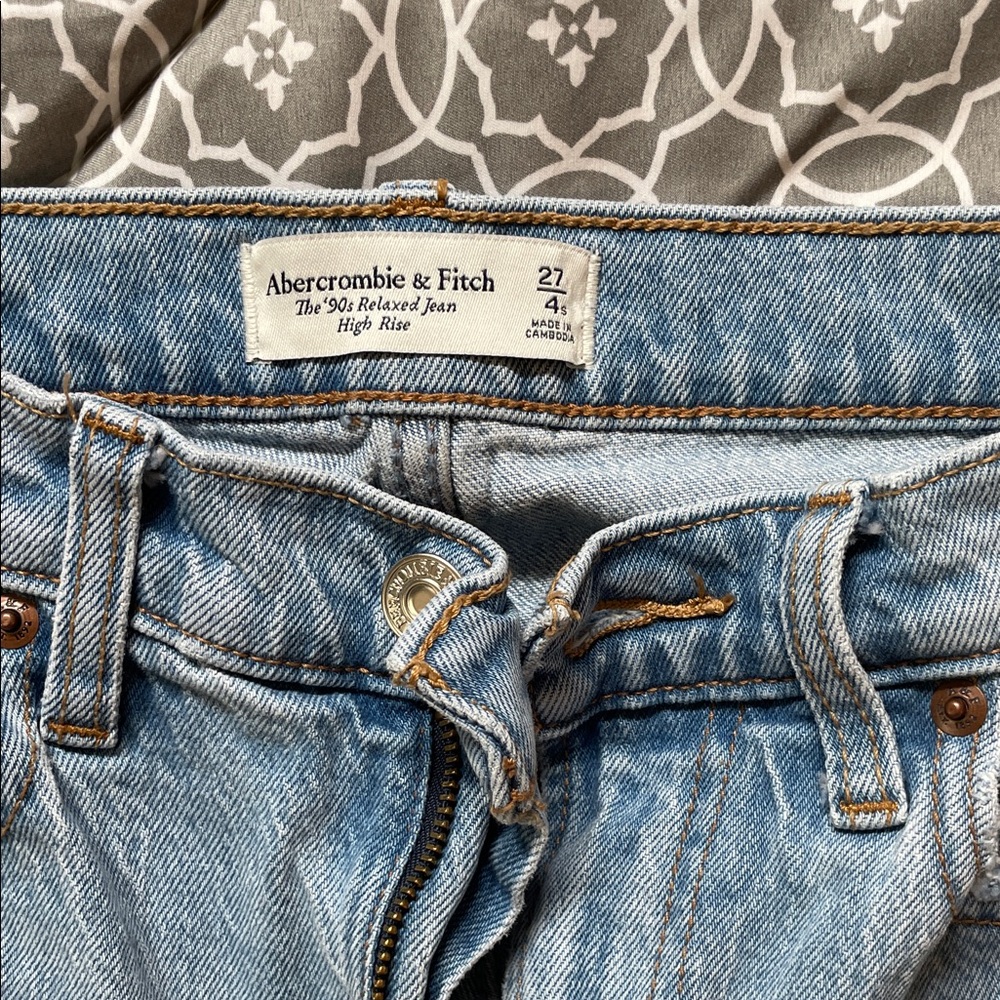 Abercrombie & Fitch Light Blue Relaxed Jeans
